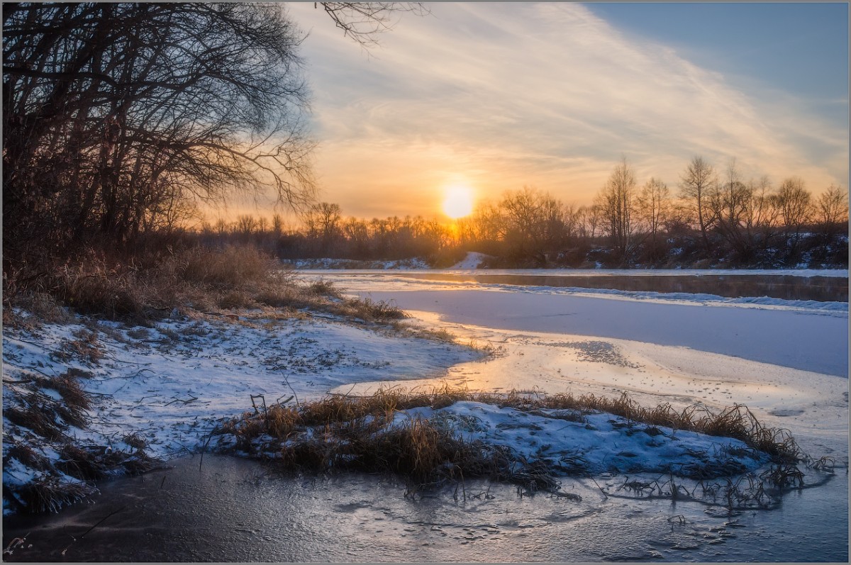 Теплый закат на реке (снимок сделан 27 декабря 2014 г.)