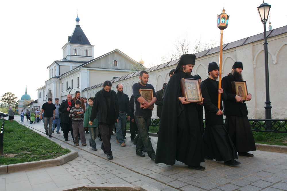 Братья оптиной пустыни фото