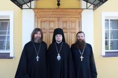 Епископ Иосиф и иерей Федор Конюхов (слева)