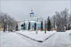 Владимирский храм в зимнем убранстве (снимок сделан 11 января 2017 г.)